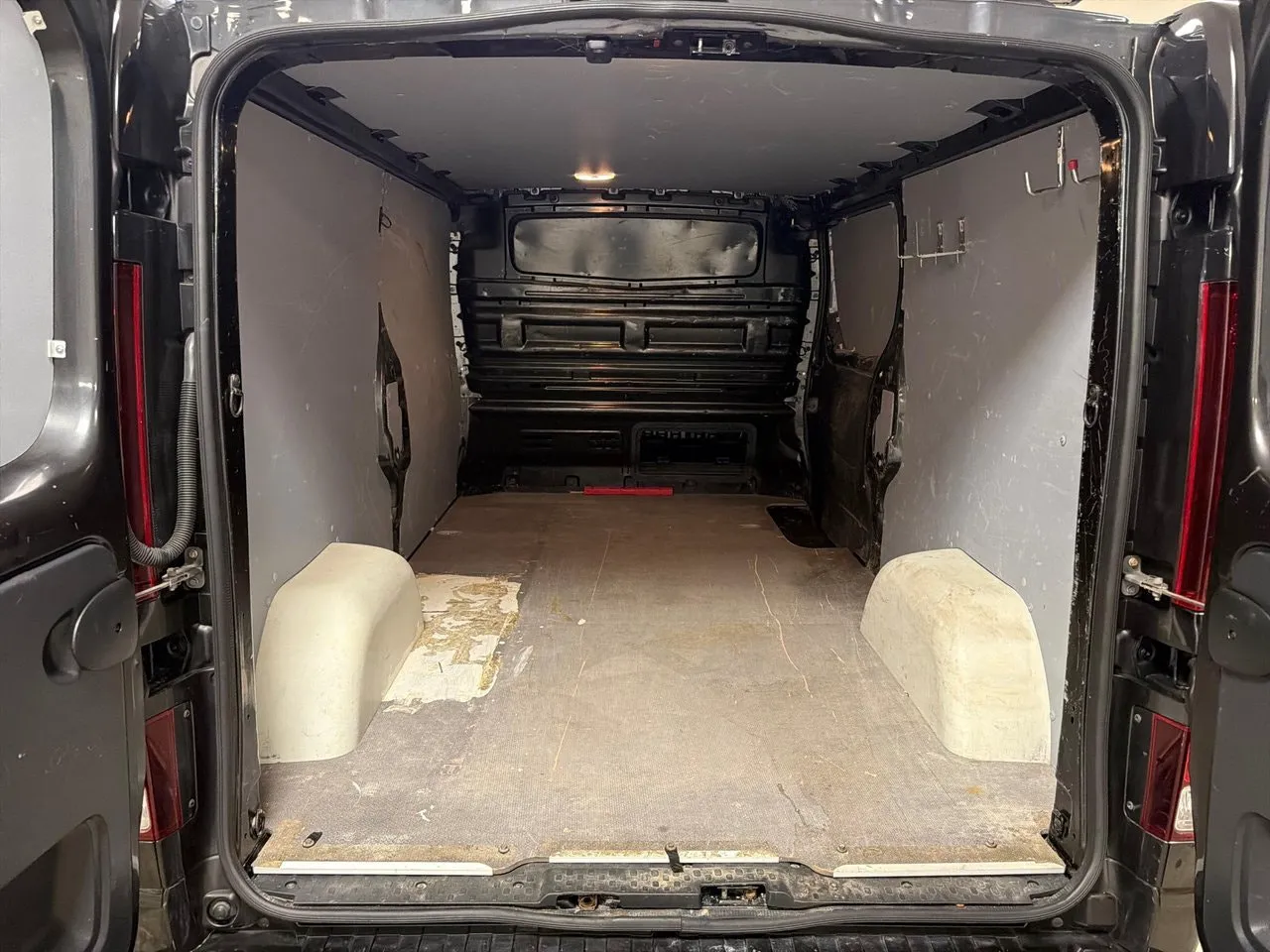 Vehicle image 25