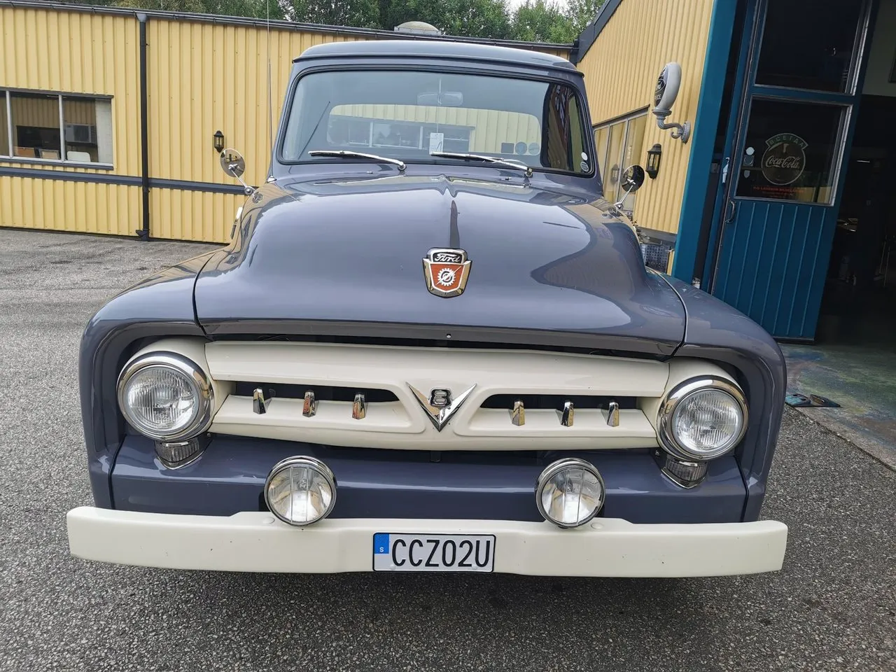 Vehicle image 13