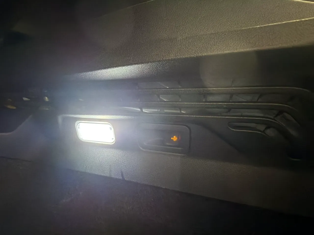 Vehicle image 34