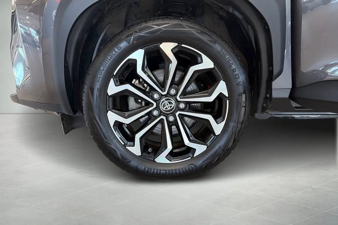 Vehicle image 10