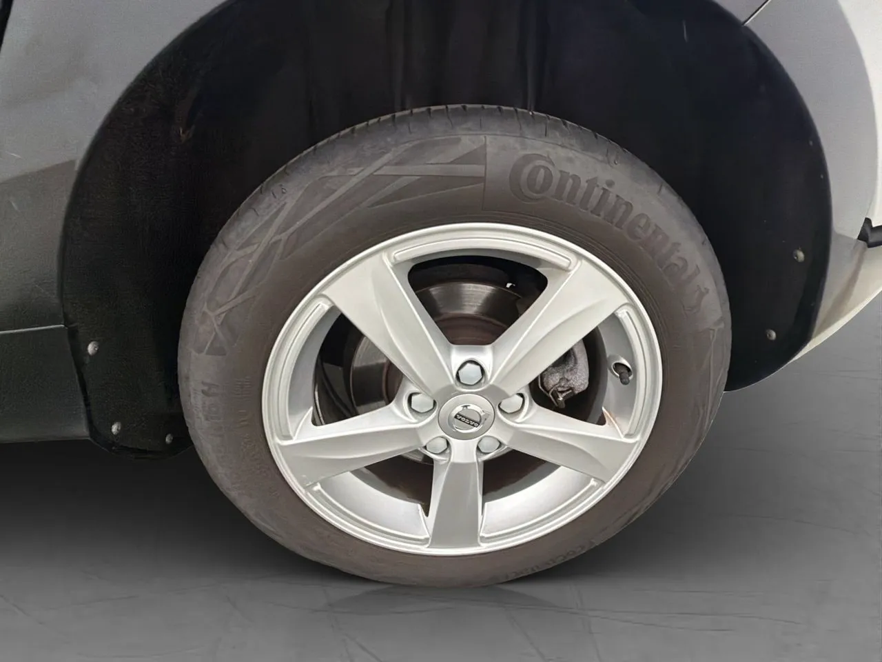 Vehicle image 25