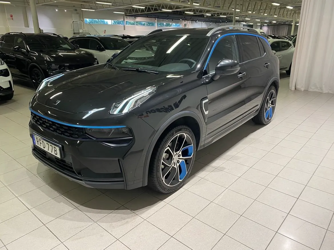 Vehicle image 6