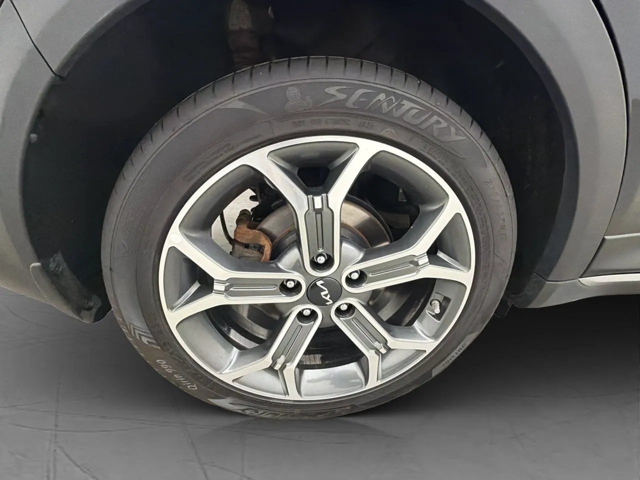 Vehicle image 32