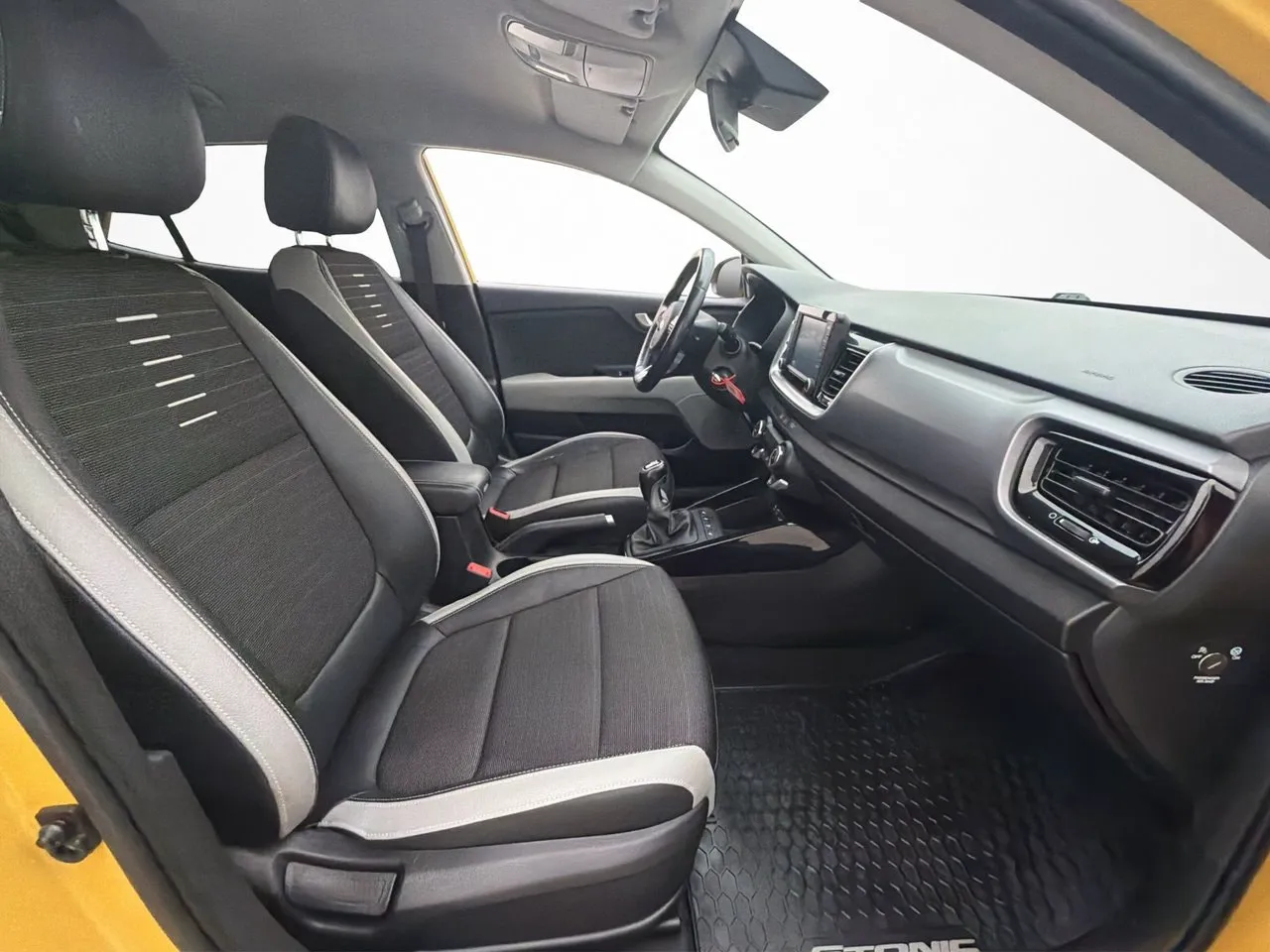 Vehicle image 22
