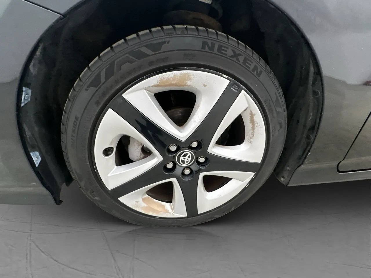 Vehicle image 30