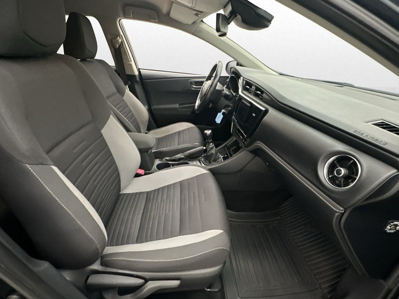 Toyota Auris bild 23