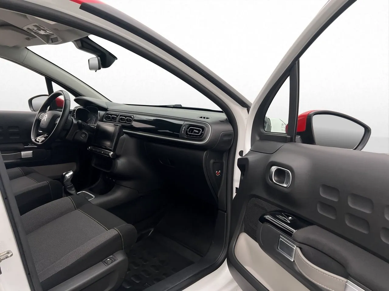 Vehicle image 20