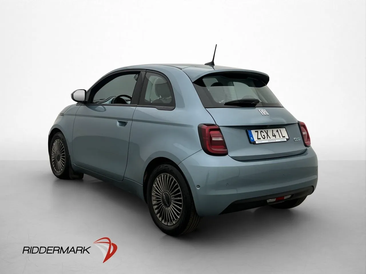 Vehicle image 5