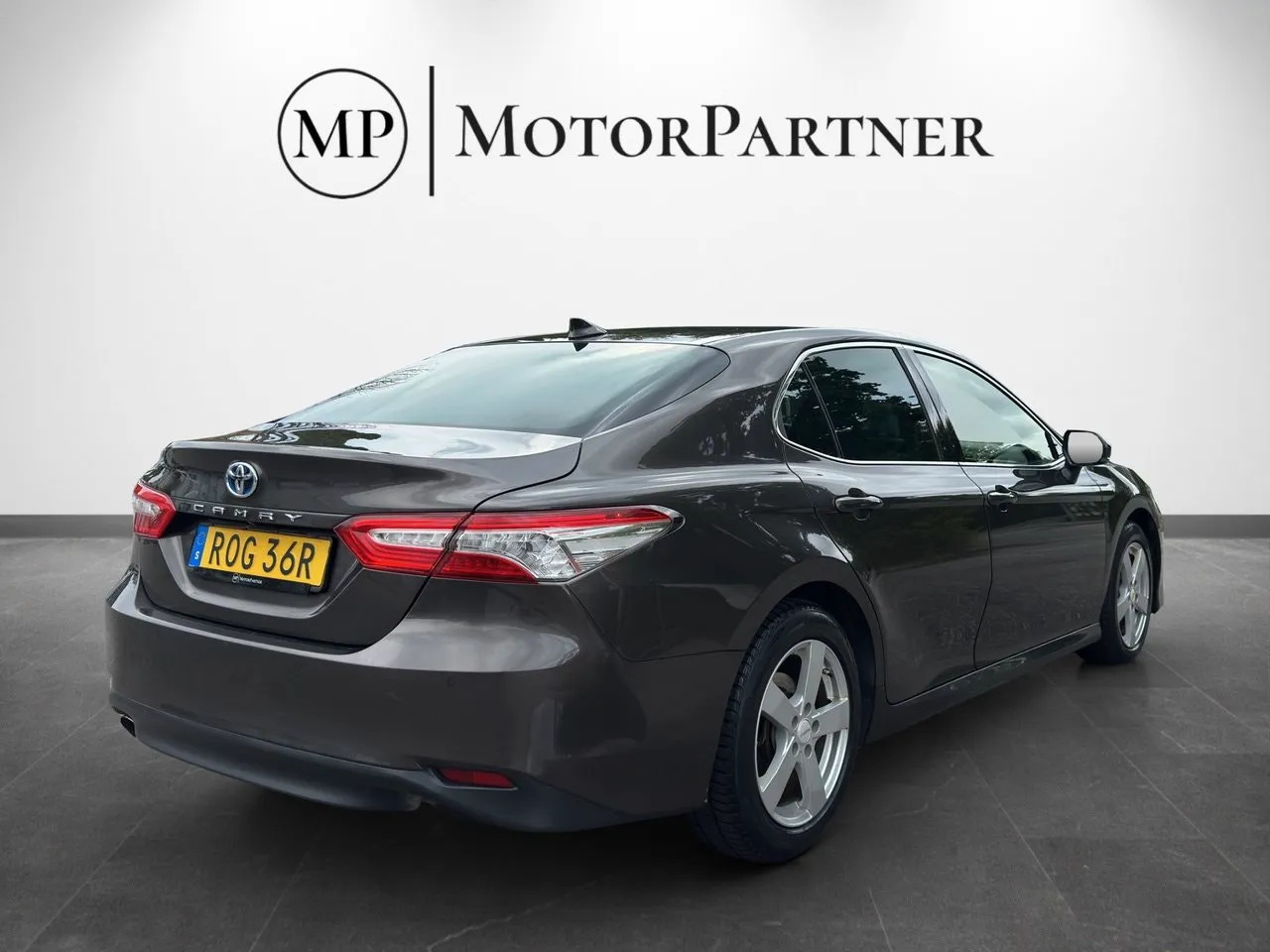 Vehicle image 6