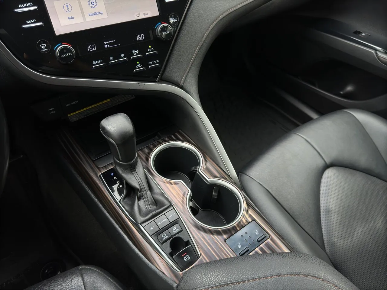 Vehicle image 15