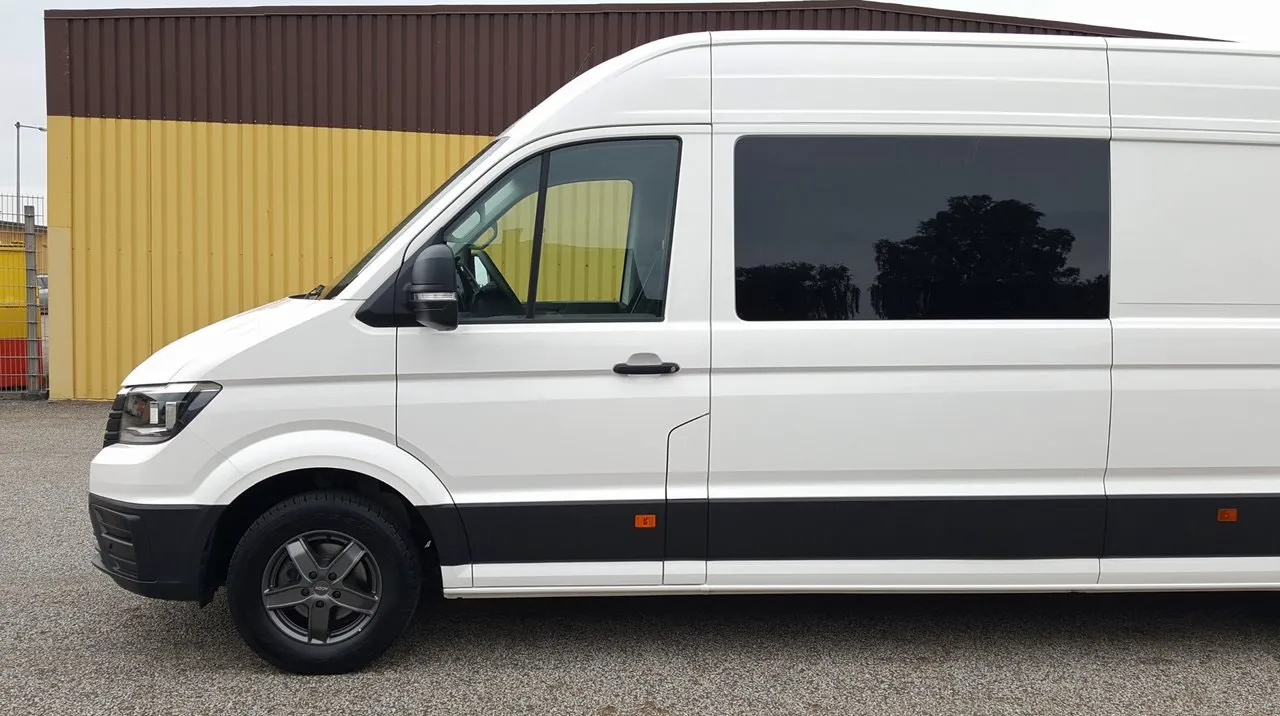 Vehicle image 23