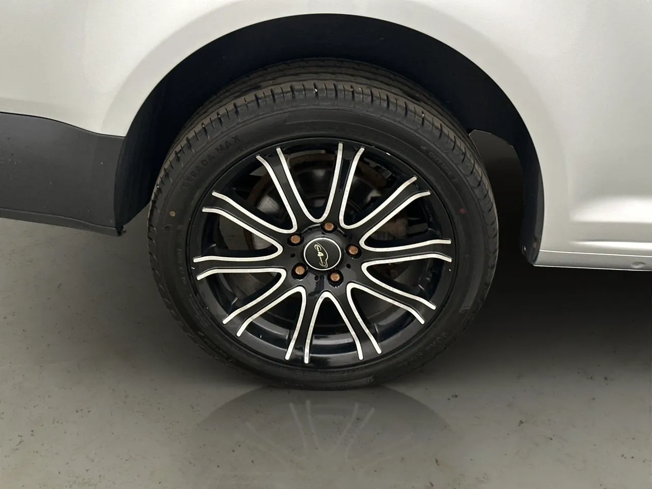 Vehicle image 30