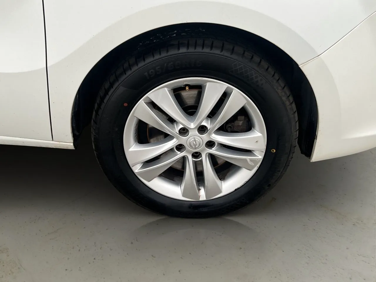 Vehicle image 25