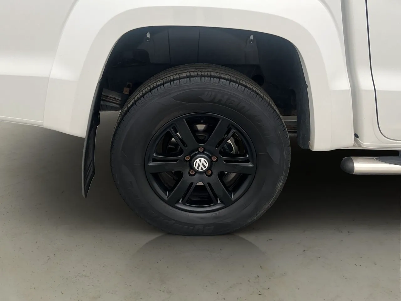 Vehicle image 32