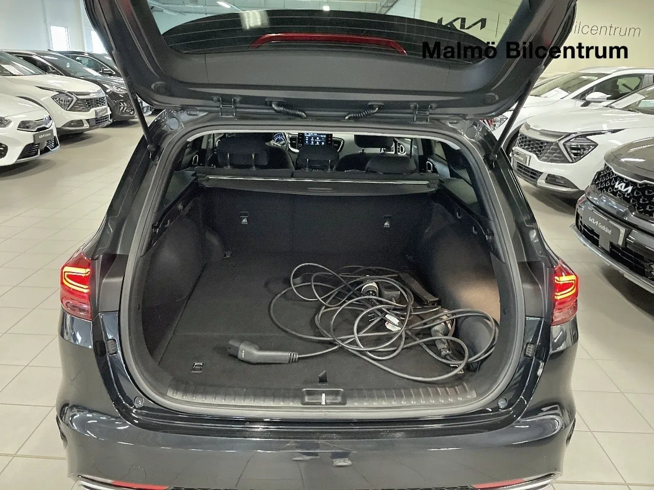 Vehicle image 18