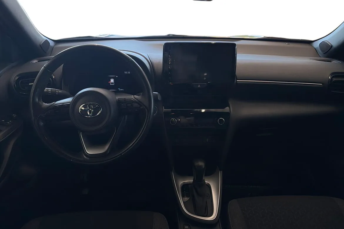 Vehicle image 8