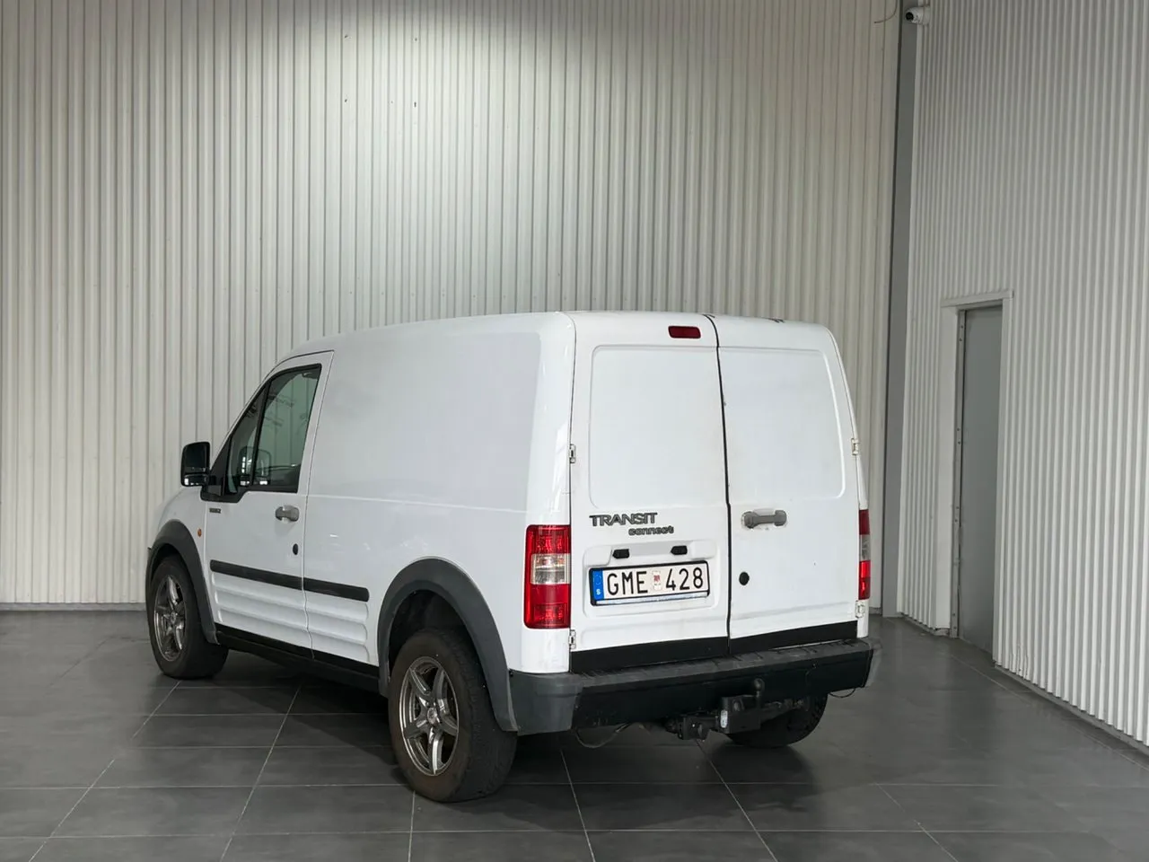 Vehicle image 10