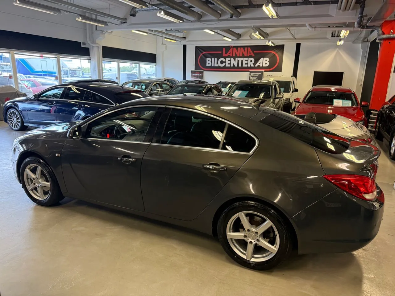 Vehicle image 9
