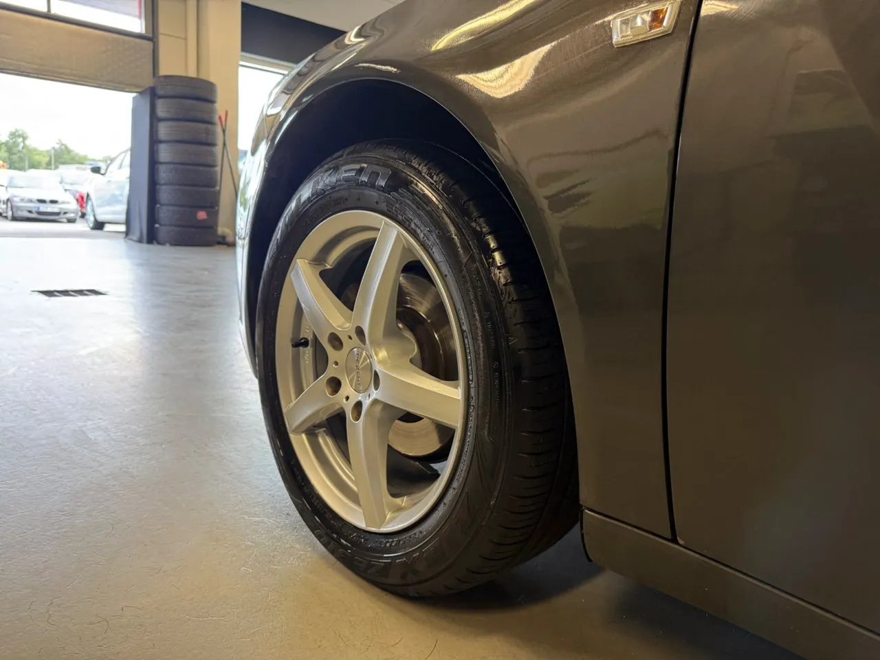 Vehicle image 8