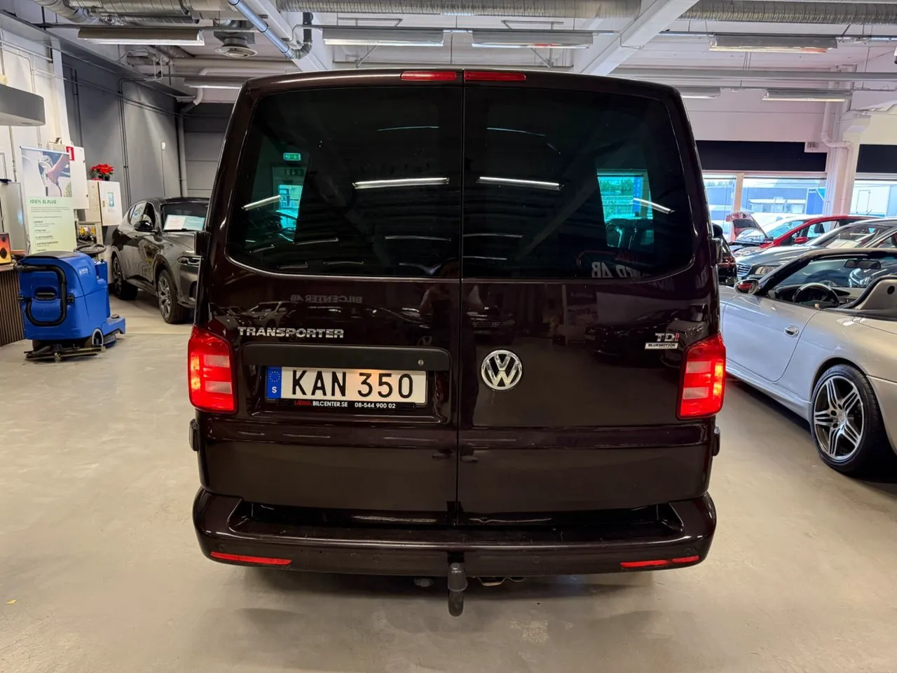 Vehicle image 7