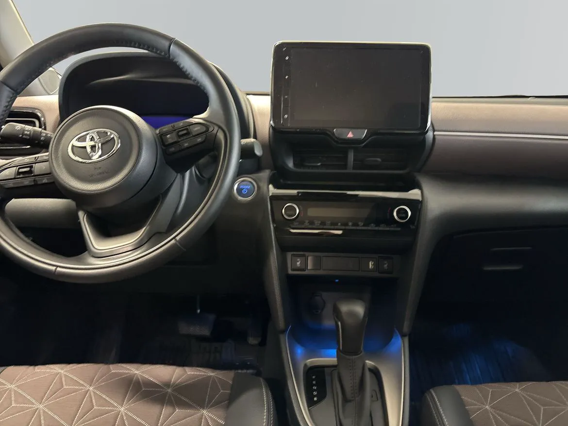 Vehicle image 7