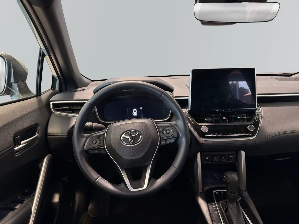 Vehicle image 8