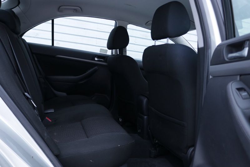 Toyota Avensis bild 16