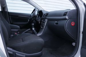 Toyota Avensis bild 14