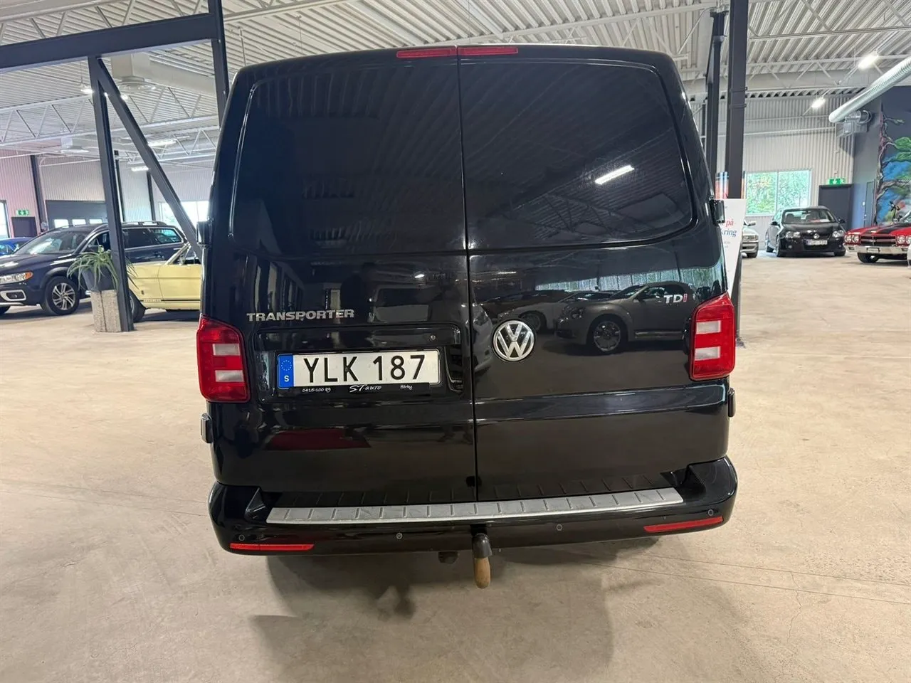 Vehicle image 5