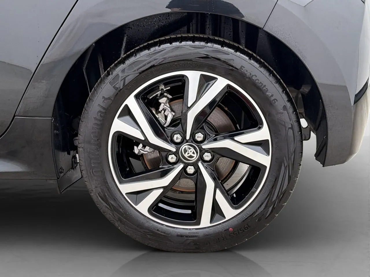 Vehicle image 30