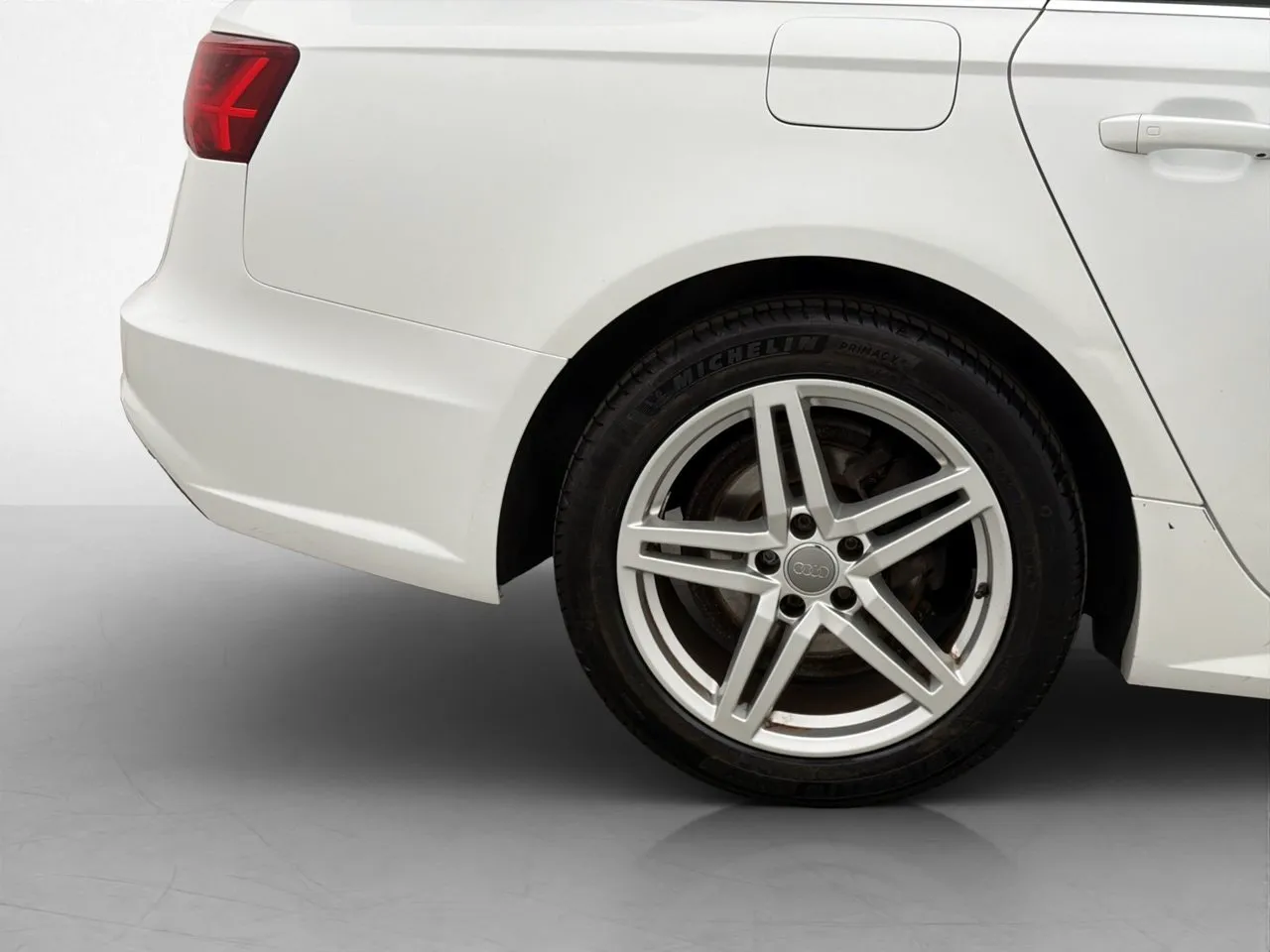 Vehicle image 30