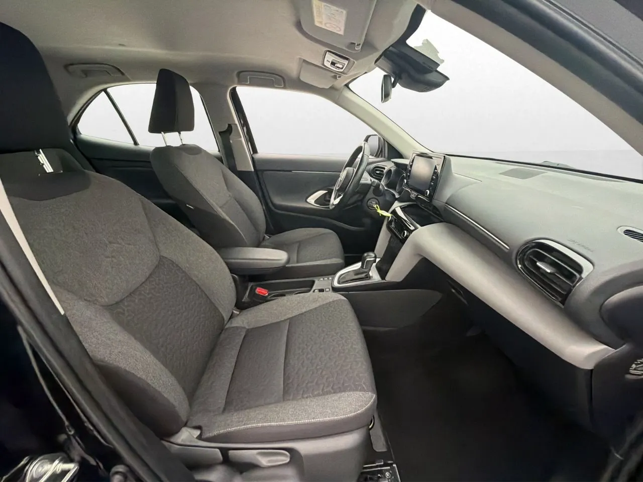 Vehicle image 25