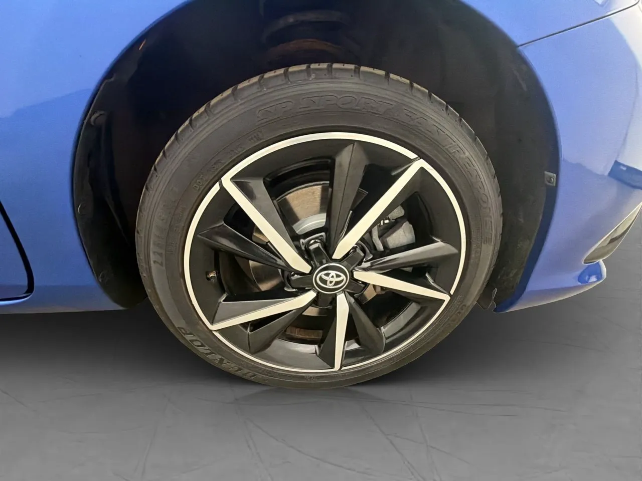 Vehicle image 30