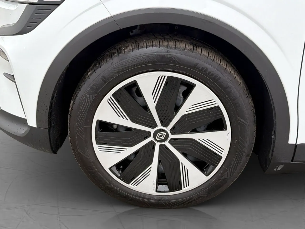 Vehicle image 25