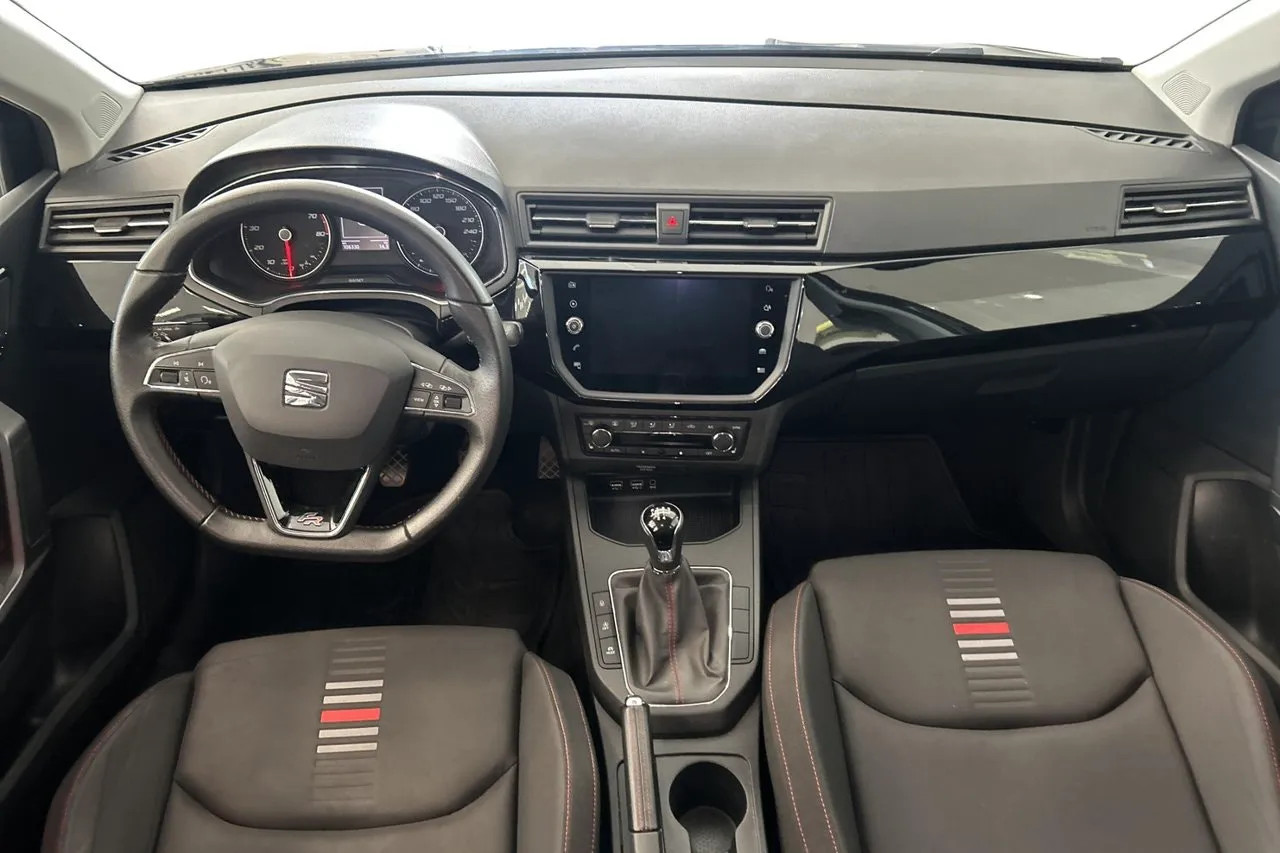 Vehicle image 10