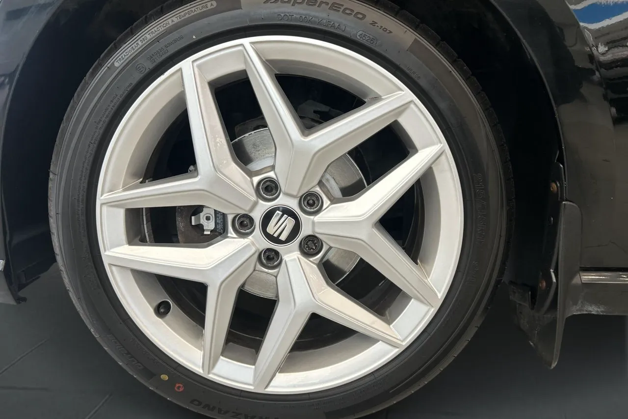 Vehicle image 22