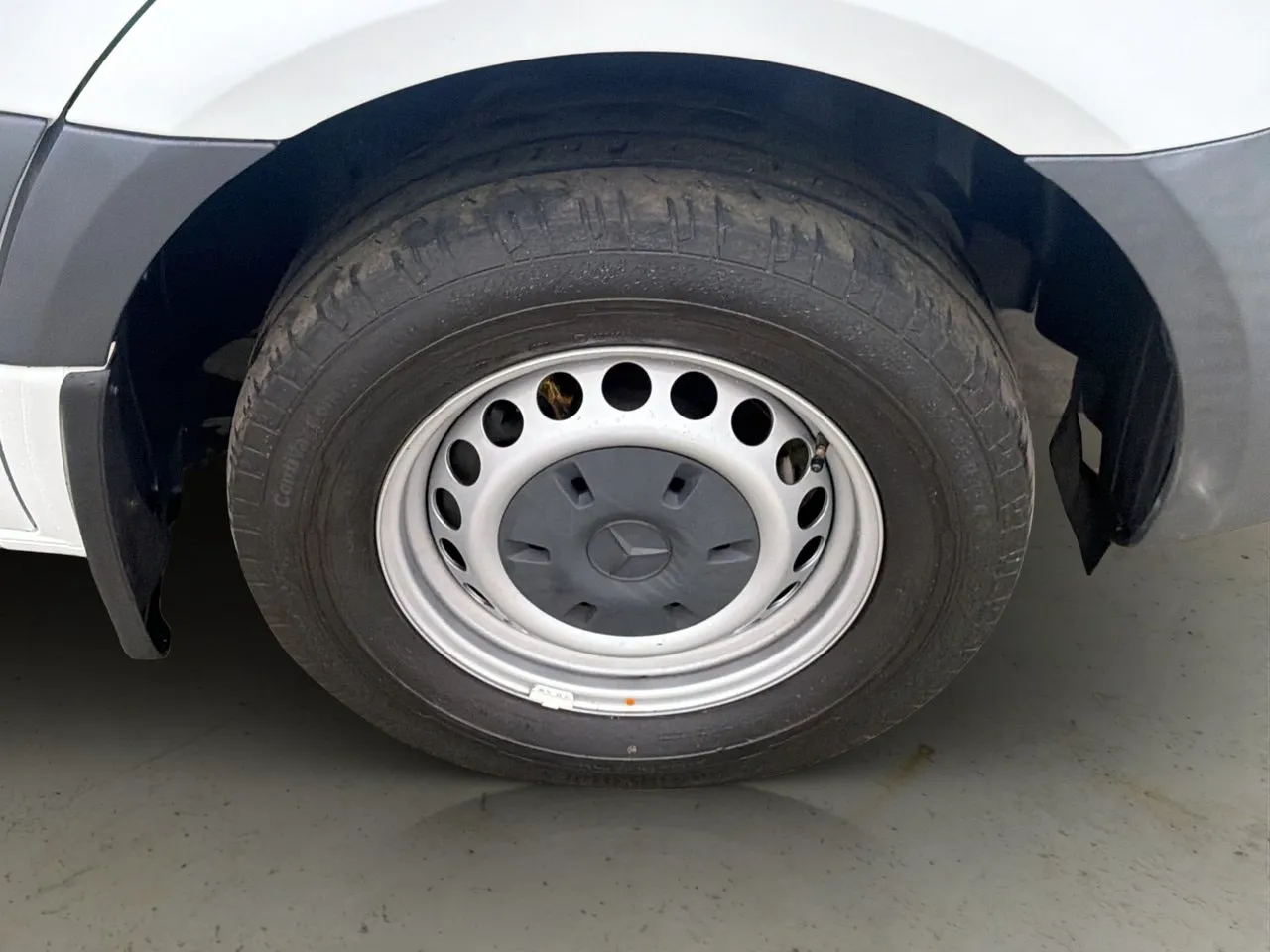 Vehicle image 31