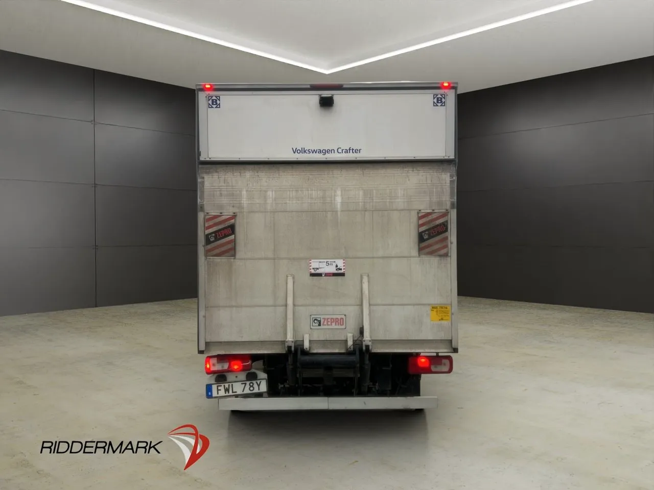 Vehicle image 7