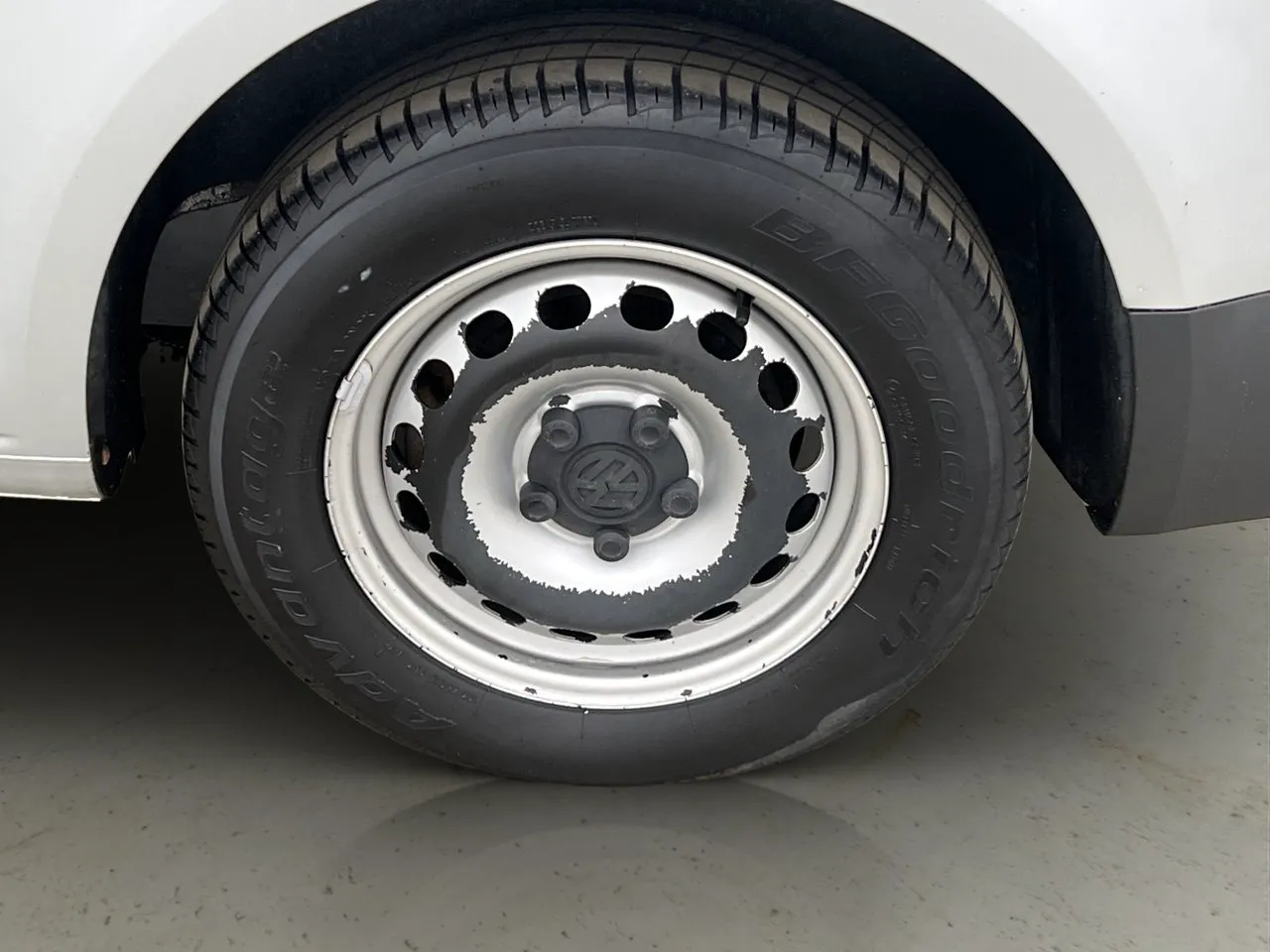 Vehicle image 25