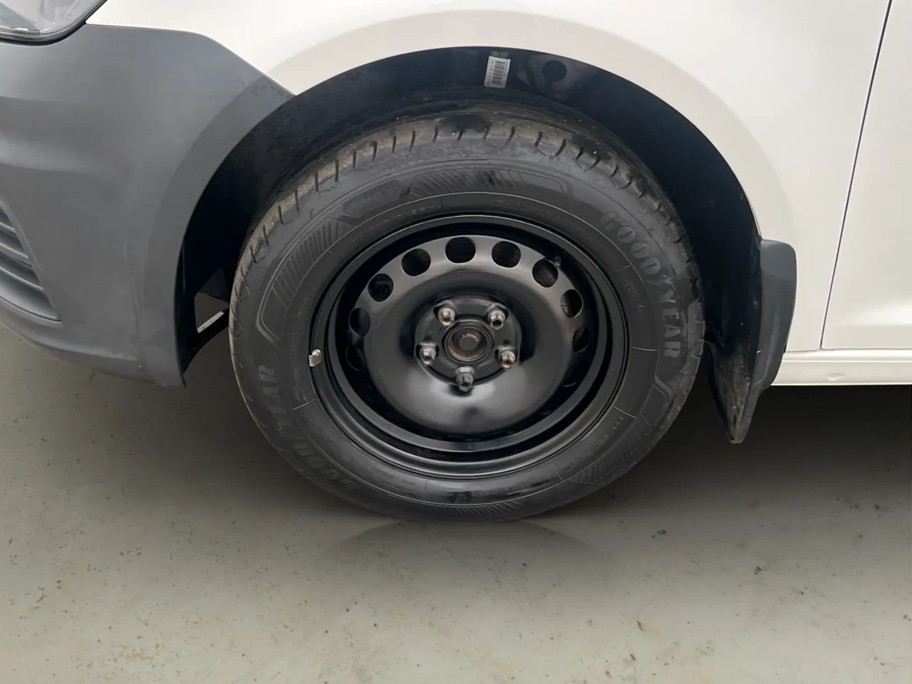 Vehicle image 22