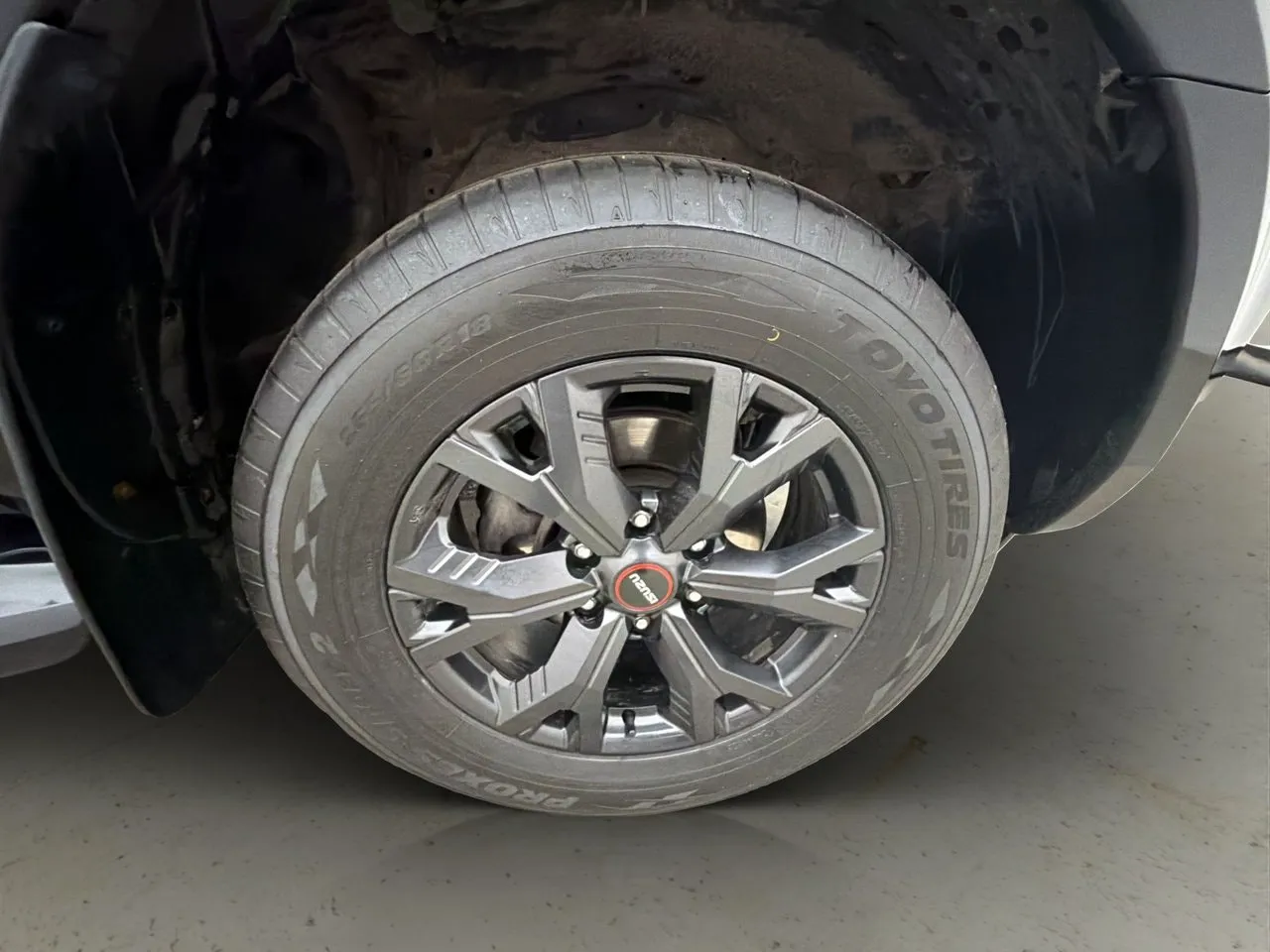 Vehicle image 32
