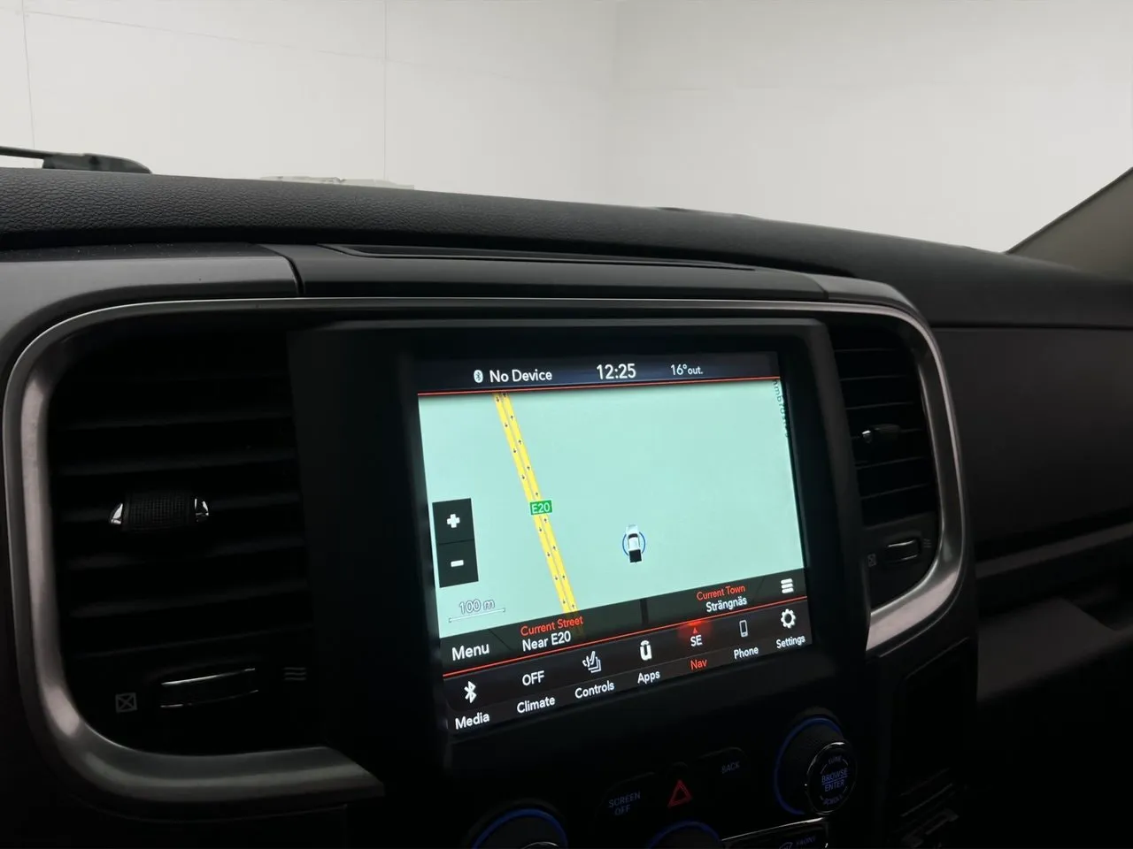 Vehicle image 22