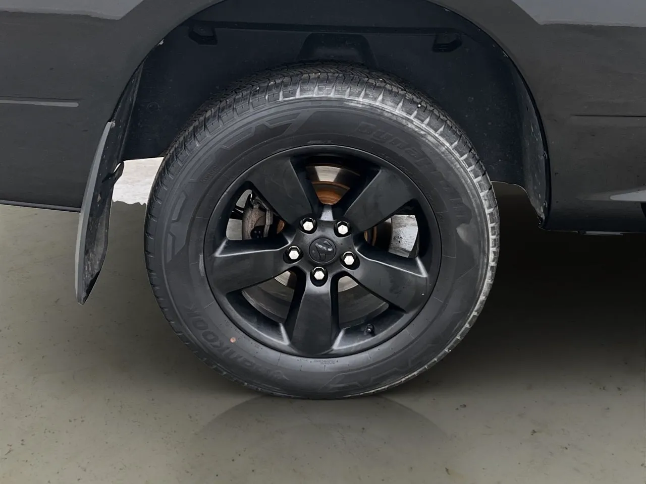 Vehicle image 33