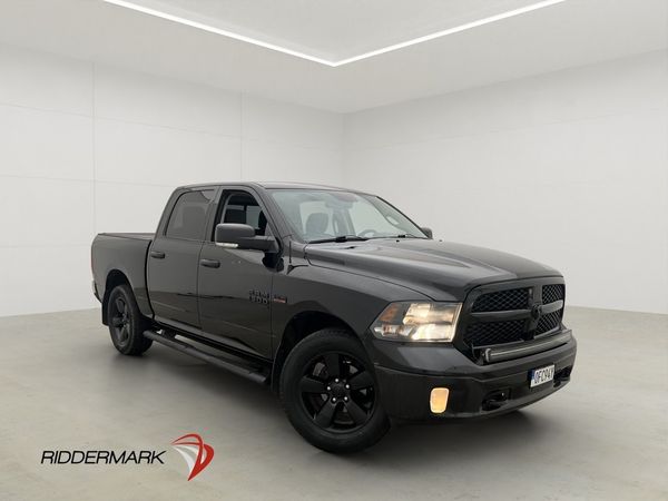 Dodge Ram Classic Night V8 4x4 Dragkrok Alpine Taklucka Moms - 2022
