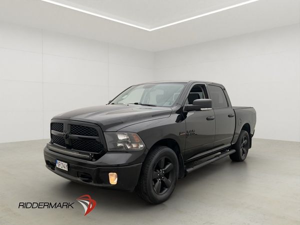 Dodge Ram Classic Night V8 4x4 Dragkrok Alpine Taklucka Moms - 2022