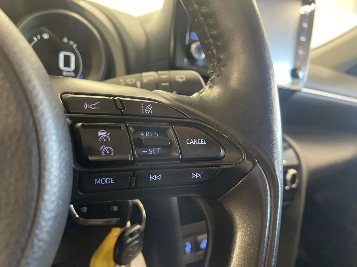 Vehicle image 20