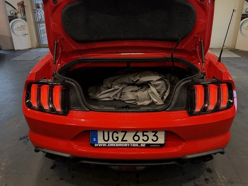 Vehicle image 28