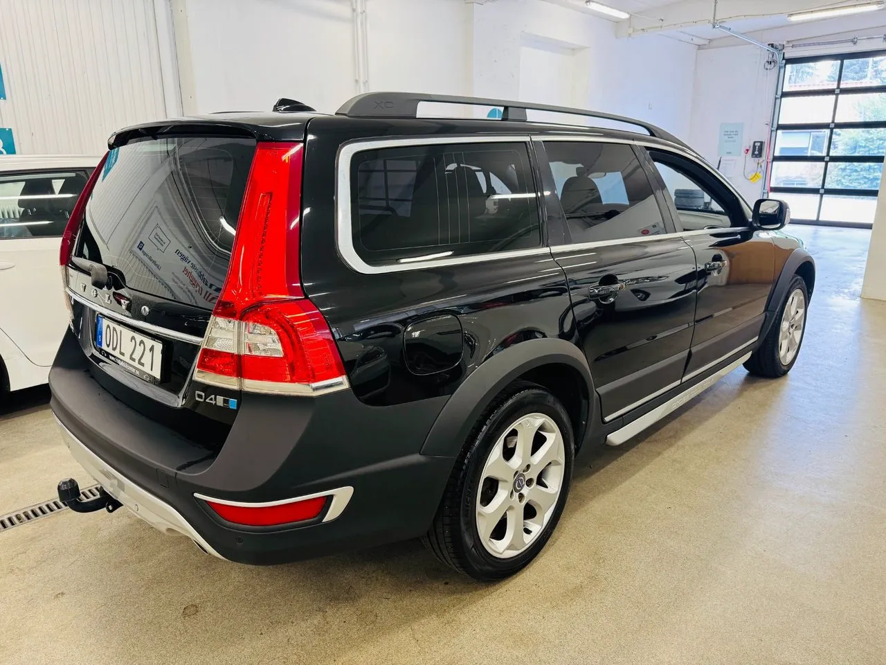 Vehicle image 15