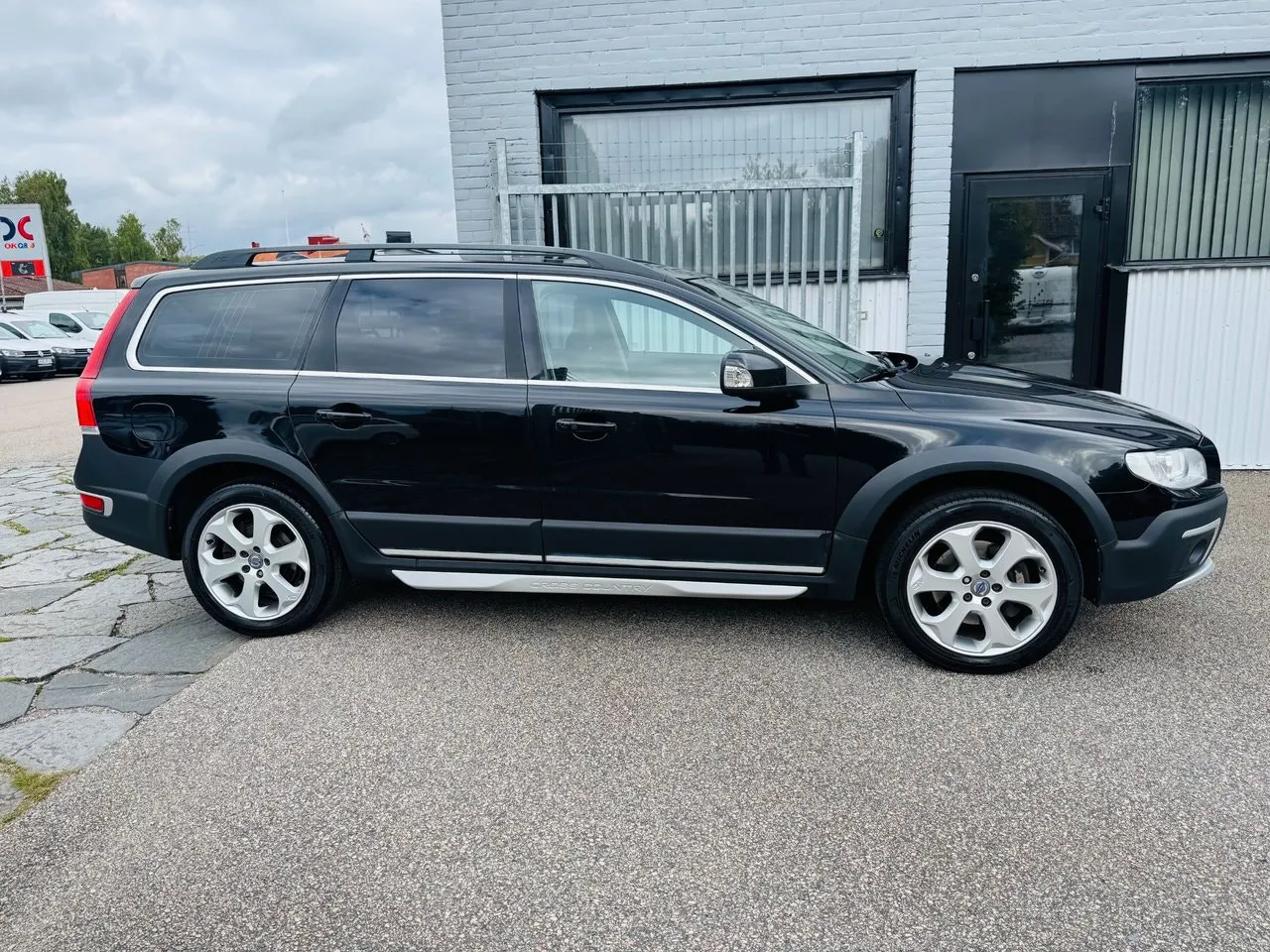 Vehicle image 9