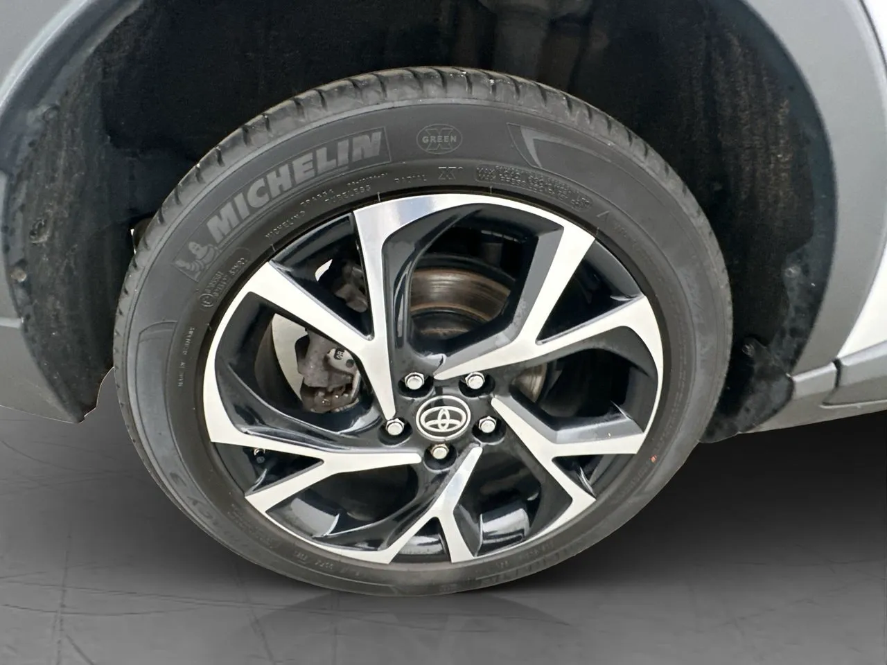 Vehicle image 33